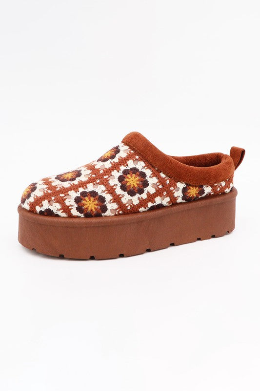 Granny square platform mule